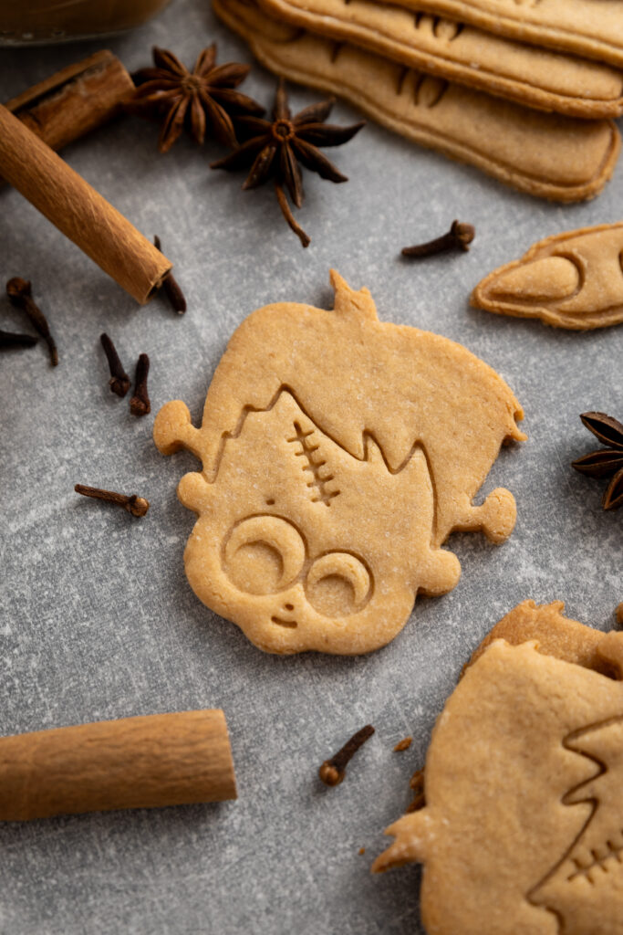 halloween, sausainiai, sausainiu formeles, maisto fotografija, ugc, turinio kurimas, turinio kurejas, content creator, vilniuje, vilnius, maisto fotografija, produktu fotografas, produktu fotografija, moliugai